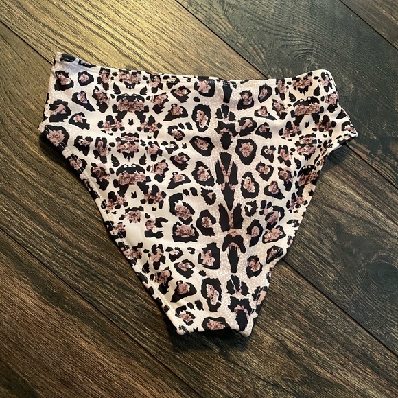 Bikini Bottoms - Picture 2 of 2